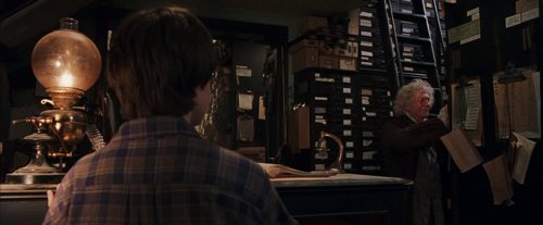 harry_potter_and_the_sorcerer's_stone_frame_1738718641.6425197.jpg