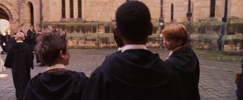 harry_potter_and_the_sorcerer's_stone_frame_1738718654.1452665.jpg