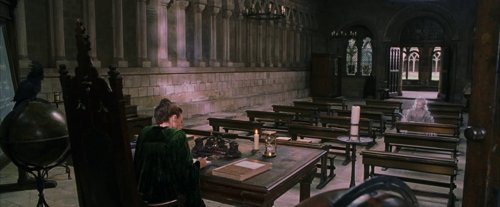harry_potter_and_the_sorcerer's_stone_frame_1738718667.246066.jpg
