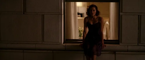 inception_frame_1738665586.4366283.webp