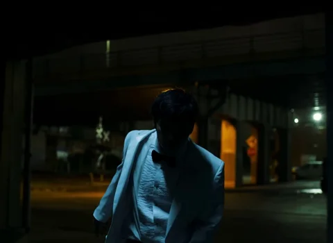 joji_-_slow_dancing_in_the_dark_frame_62.062.webp