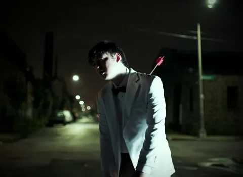 joji_-_slow_dancing_in_the_dark_frame_86.086.webp
