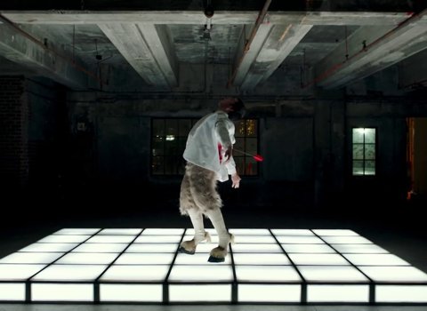 joji_-_slow_dancing_in_the_dark_frame_102.10199999999999.jpg