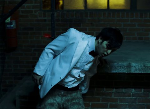 joji_-_slow_dancing_in_the_dark_frame_80.08.jpg