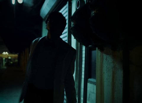 joji_-_slow_dancing_in_the_dark_frame_90.09.jpg