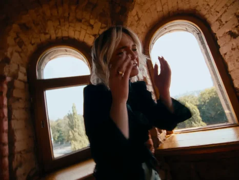 klavdia_petrivna___журба_official_video_frame_15.webp