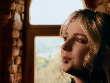 klavdia_petrivna___журба_official_video_frame_16.webp