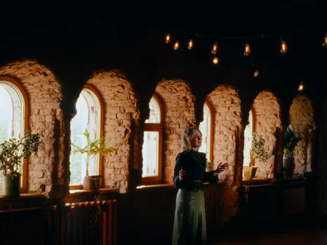 klavdia_petrivna___журба_official_video_frame_24.webp