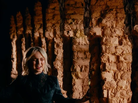 klavdia_petrivna___журба_official_video_frame_29.webp