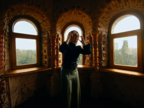klavdia_petrivna___журба_official_video_frame_46.webp
