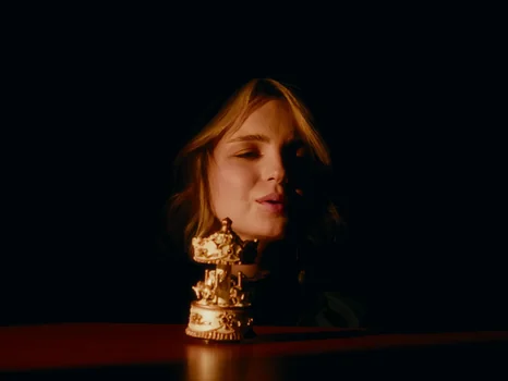 klavdia_petrivna___журба_official_video_frame_53.webp