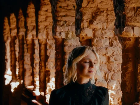 klavdia_petrivna___журба_official_video_frame_83.webp