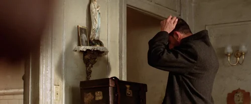 léon_the_professional_frames_frame_301.webp