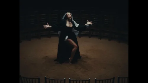 lisa_-_born_again_feat._doja_cat_&_raye_(official_music_video)_frame_105.105.webp