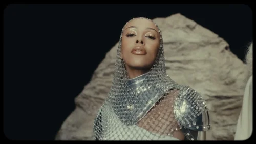 lisa_-_born_again_feat._doja_cat_&_raye_(official_music_video)_frame_222.222.webp