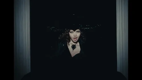 lisa_-_born_again_feat._doja_cat_&_raye_(official_music_video)_frame_27.027.webp