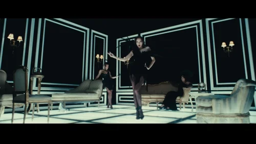 lisa_-_born_again_feat._doja_cat_&_raye_(official_music_video)_frame_48.048.webp