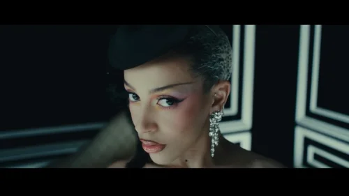 lisa_-_born_again_feat._doja_cat_&_raye_(official_music_video)_frame_51.051.webp