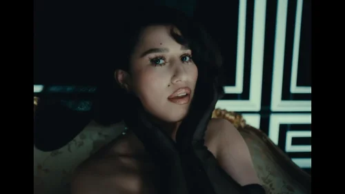 lisa_-_born_again_feat._doja_cat_&_raye_(official_music_video)_frame_75.075.webp