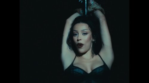 lisa_-_born_again_feat._doja_cat_&_raye_(official_music_video)_frame_138.138.jpg