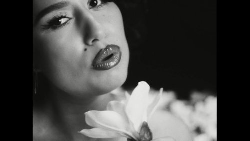 lisa_-_born_again_feat._doja_cat_&_raye_(official_music_video)_frame_162.162.jpg