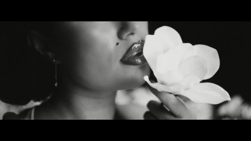 lisa_-_born_again_feat._doja_cat_&_raye_(official_music_video)_frame_165.165.jpg