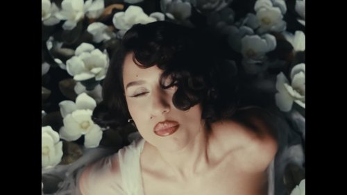lisa_-_born_again_feat._doja_cat_&_raye_(official_music_video)_frame_174.174.jpg