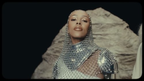 lisa_-_born_again_feat._doja_cat_&_raye_(official_music_video)_frame_222.222.jpg