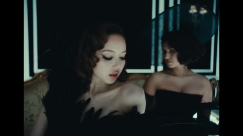 lisa_-_born_again_feat._doja_cat_&_raye_(official_music_video)_frame_237.237.jpg