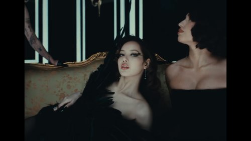 lisa_-_born_again_feat._doja_cat_&_raye_(official_music_video)_frame_69.069.jpg