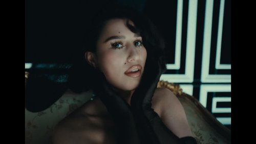 lisa_-_born_again_feat._doja_cat_&_raye_(official_music_video)_frame_75.075.jpg