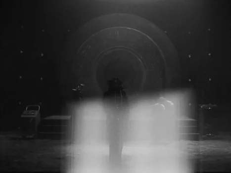 little_simz_-_flood_(official_music_video)_frame_132.0.webp