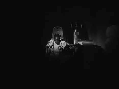 little_simz_-_flood_(official_music_video)_frame_138.0.webp