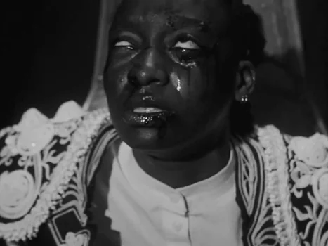 little_simz_-_flood_(official_music_video)_frame_140.0.webp