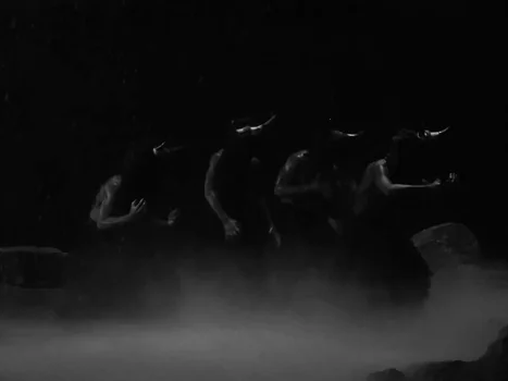 little_simz_-_flood_(official_music_video)_frame_148.0.webp