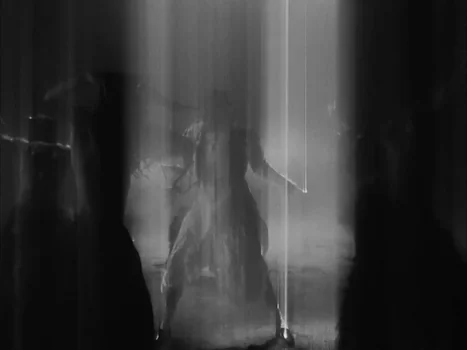little_simz_-_flood_(official_music_video)_frame_152.0.webp