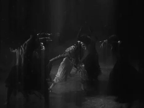 little_simz_-_flood_(official_music_video)_frame_154.0.webp