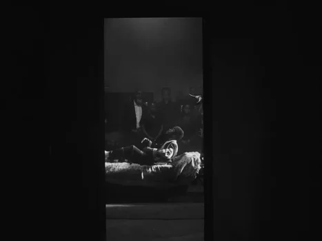 little_simz_-_flood_(official_music_video)_frame_160.0.webp