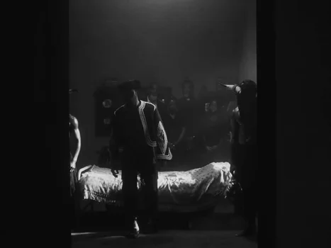 little_simz_-_flood_(official_music_video)_frame_164.0.webp