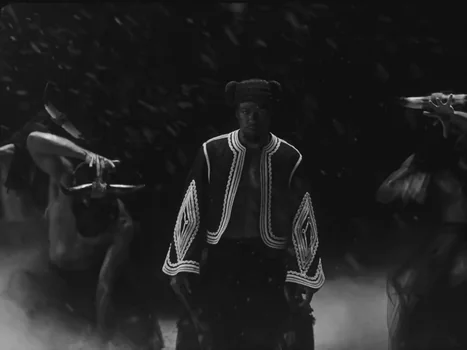 little_simz_-_flood_(official_music_video)_frame_172.0.webp