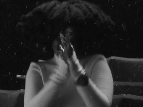 little_simz_-_flood_(official_music_video)_frame_182.0.webp