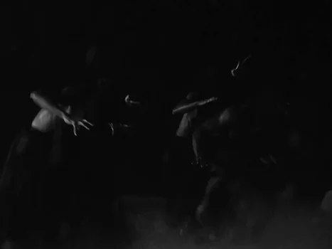 little_simz_-_flood_(official_music_video)_frame_196.0.webp