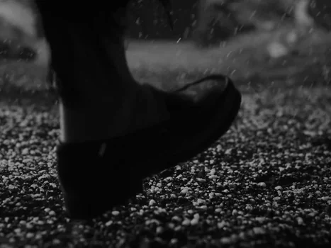 little_simz_-_flood_(official_music_video)_frame_20.0.webp
