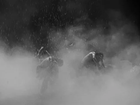 little_simz_-_flood_(official_music_video)_frame_6.0.webp