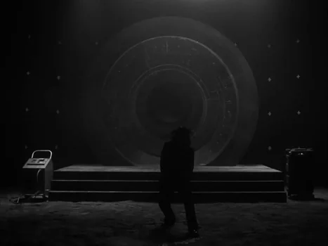 little_simz_-_flood_(official_music_video)_frame_76.0.webp