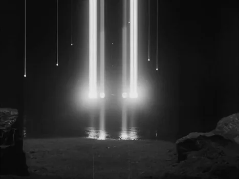 little_simz_-_flood_(official_music_video)_frame_8.0.webp