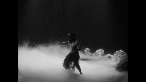 little_simz_-_flood_(official_music_video)_frame_116.0.jpg