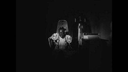 little_simz_-_flood_(official_music_video)_frame_120.0.jpg