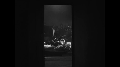 little_simz_-_flood_(official_music_video)_frame_160.0.jpg