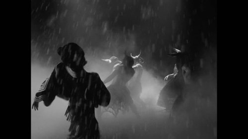 little_simz_-_flood_(official_music_video)_frame_184.0.jpg